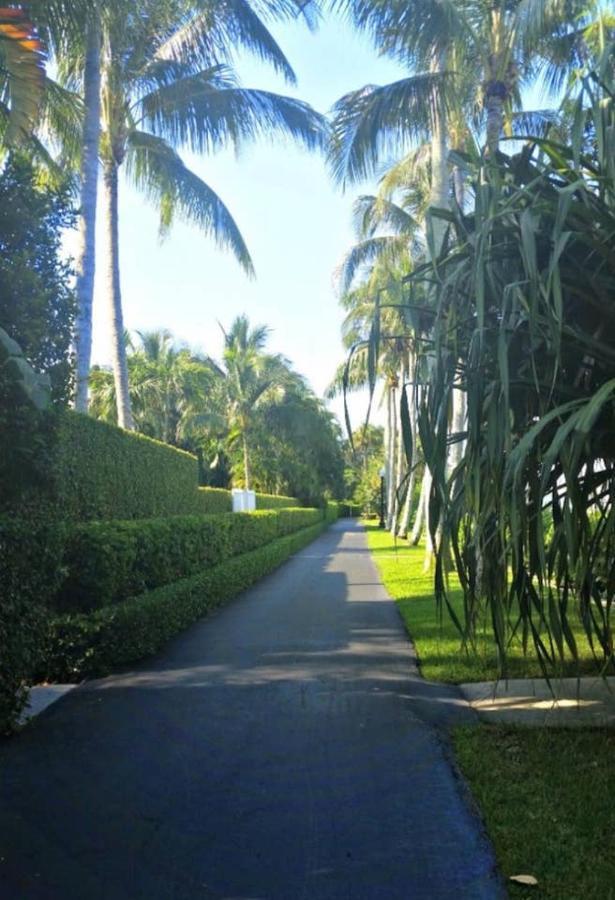 Hemingway Suites At Palm Beach Hotel Island Exterior photo